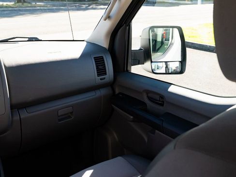 Used 2020 Nissan NV 3500 SV RWD image 10