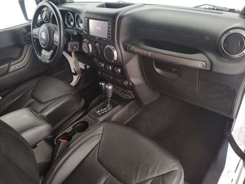 Used 2013 Jeep Wrangler Moab image 28