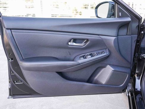 Used 2025 Nissan Sentra SV w/ Trunk Package FWD image 21