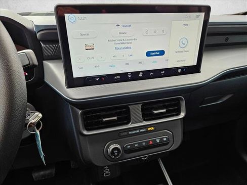 New 2025 Ford Maverick XL image 12