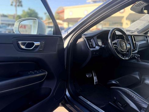 Used 2018 Volvo XC60 T6 R-Design AWD/4WD image 17