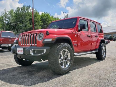Used 2018 Jeep Wrangler Unlimited Sahara w/ Dual Top Group AWD/4WD image 3