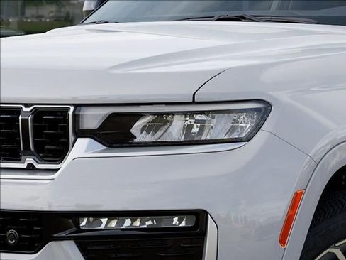 New 2026 Jeep Grand Cherokee L Summit AWD/4WD image 10