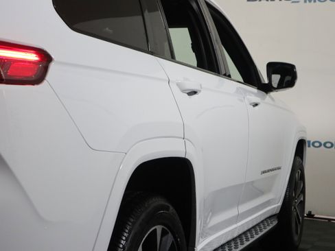 New 2025 Jeep Grand Cherokee L Overland image 5