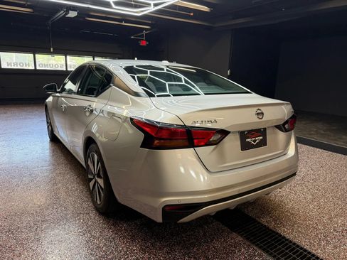 Used 2021 Nissan Altima 2.5 SV FWD image 5