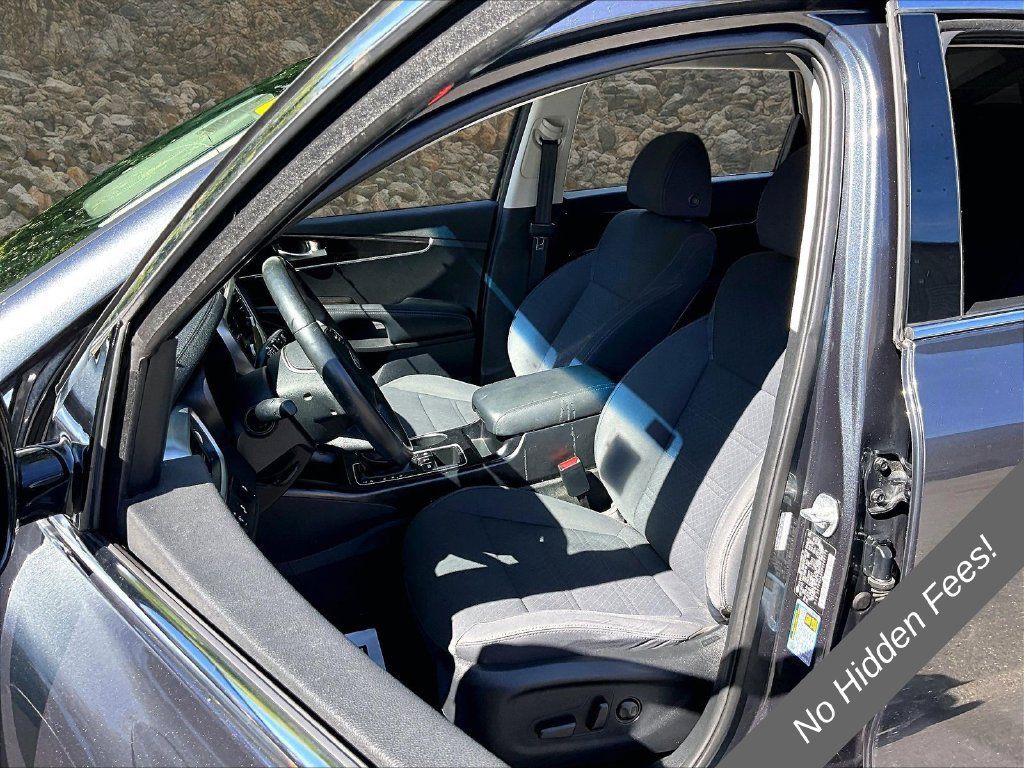 Used 2019 Kia Sorento AWD w/ LX Convenience Package image 19