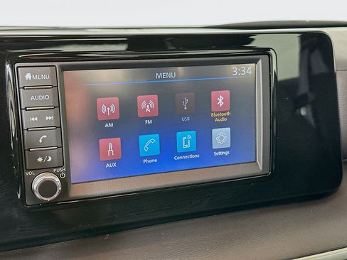 Used 2025 Nissan Kicks S image 21