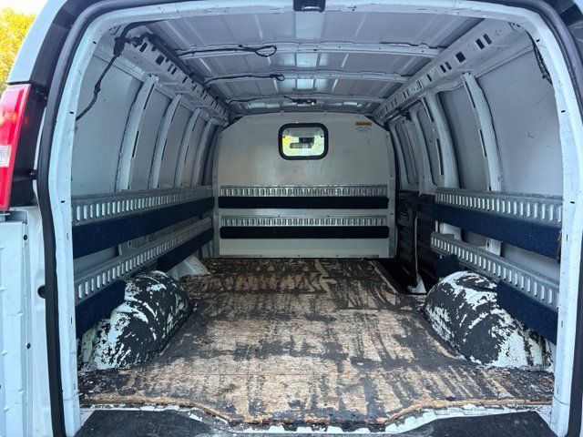Used 2019 Chevrolet Express 2500 RWD image 28