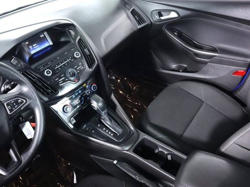 Used 2018 Ford Focus SE FWD image 26