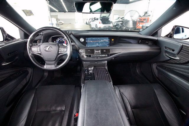 Used 2019 Lexus LS 500 w/ Accessory Package (Z2) RWD image 7