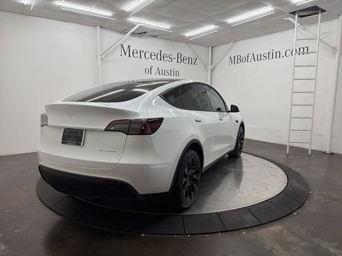Used 2023 Tesla Model Y Long Range image 7