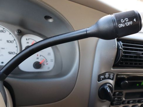 Used 2003 Ford Explorer Sport Trac XLS image 32