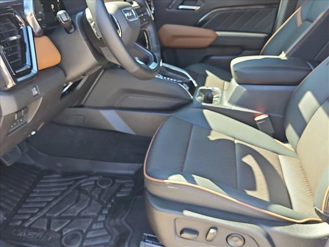 Used 2026 GMC Canyon AT4 w/ Technology Plus Package AWD/4WD image 17
