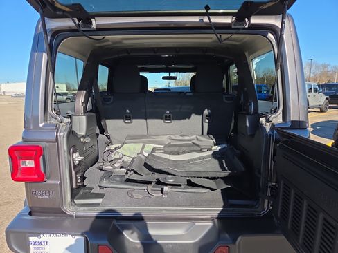 Used 2020 Jeep Wrangler Unlimited Sahara w/ LED Lighting Group image 8