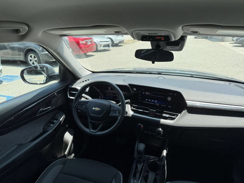 Used 2025 Chevrolet TrailBlazer LT FWD image 33