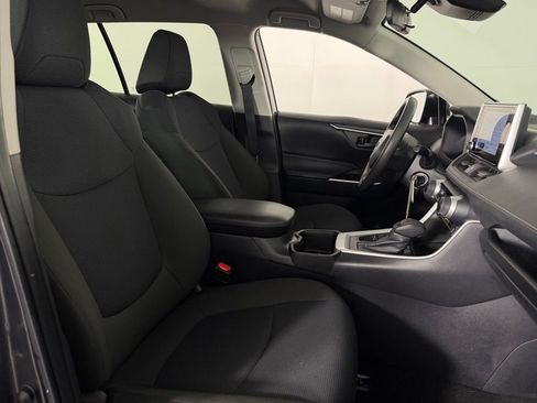 Used 2025 Toyota RAV4 LE AWD/4WD image 30