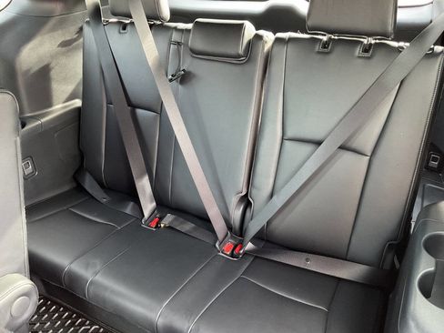 Used 2023 Toyota Highlander XSE image 36