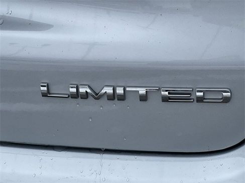 Used 2024 Jeep Compass Limited image 11