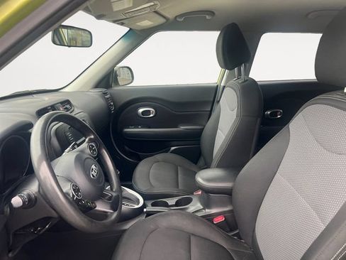 Used 2017 Kia Soul + FWD image 11