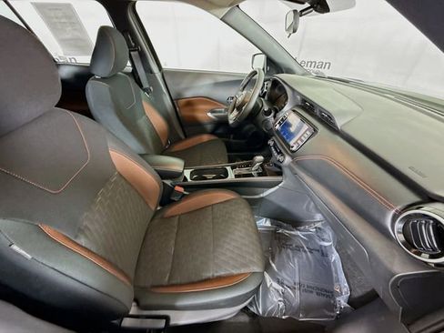 Used 2024 Nissan Kicks SR image 25