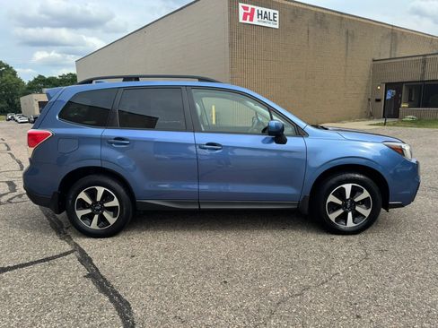 Used 2017 Subaru Forester 2.5i Premium AWD/4WD image 11