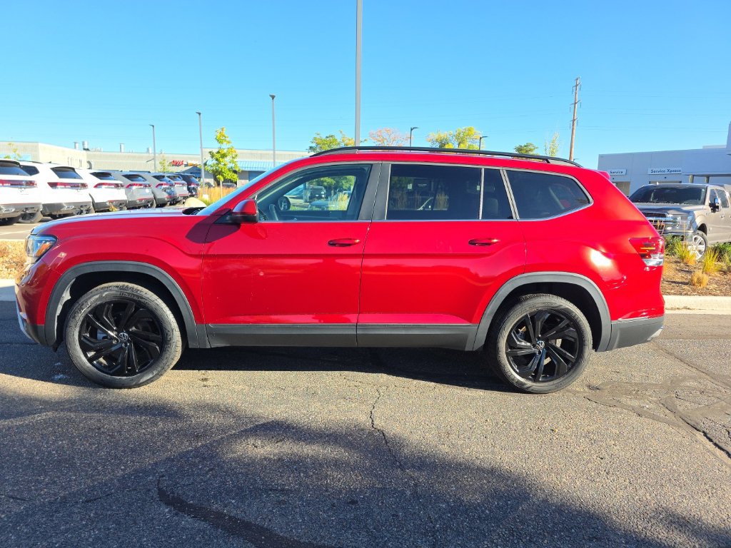 Certified 2023 Volkswagen Atlas SE w/ Black Wheel Package AWD/4WD image 2
