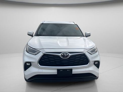 Used 2021 Toyota Highlander XLE image 11