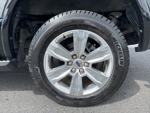 Used 2017 Ford F150 Platinum w/ Equipment Group 701A Luxury image 6