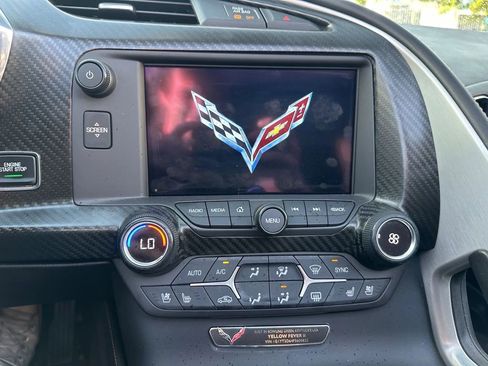 Used 2015 Chevrolet Corvette Z06 w/ 3LZ Preferred Equipment Group image 25