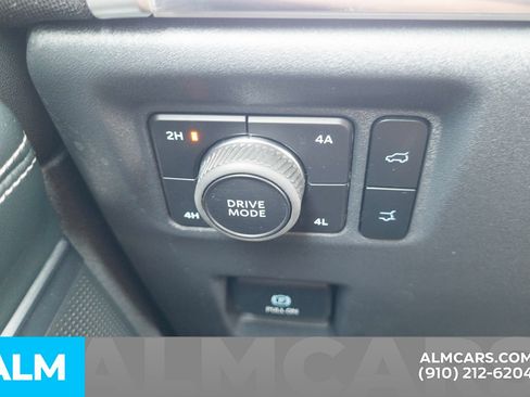 Used 2025 Ford Expedition Platinum AWD/4WD image 33