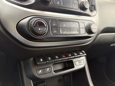 Used 2019 Chevrolet Colorado ZR2 image 21