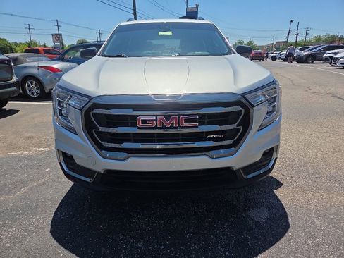Used 2022 GMC Terrain AT4 AWD/4WD image 2