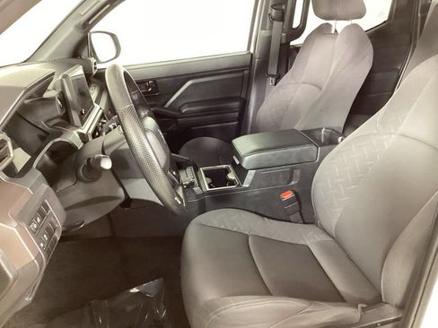 Used 2024 Toyota Tacoma SR5 AWD/4WD image 11
