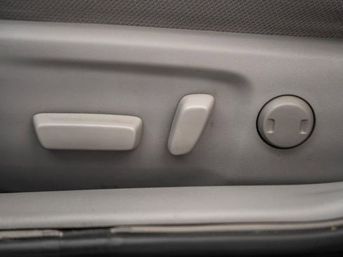 Used 2013 Toyota Camry XLE FWD image 33