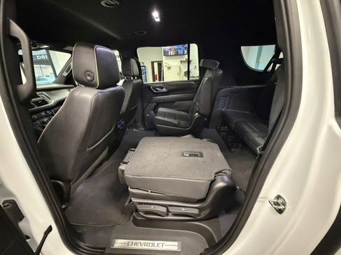 Used 2023 Chevrolet Suburban Premier image 31
