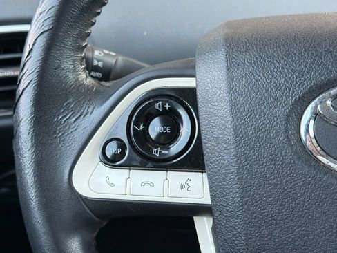Used 2016 Toyota Prius Four w/ Advanced Technology Package FWD image 30