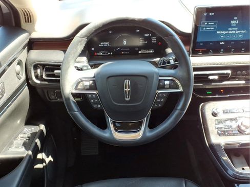Used 2023 Lincoln Nautilus Reserve w/ Equipment Group 201A AWD/4WD image 12