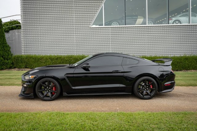 Used 2018 Ford Mustang Shelby GT350R w/ GT350R Equipment Group 920A RWD image 7