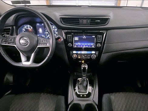 Used 2018 Nissan Rogue SV image 14