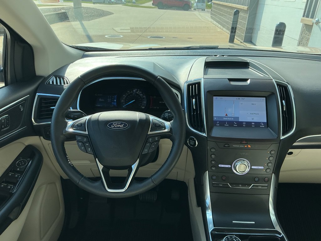Used 2020 Ford Edge Titanium w/ Equipment Group 301A AWD/4WD image 11
