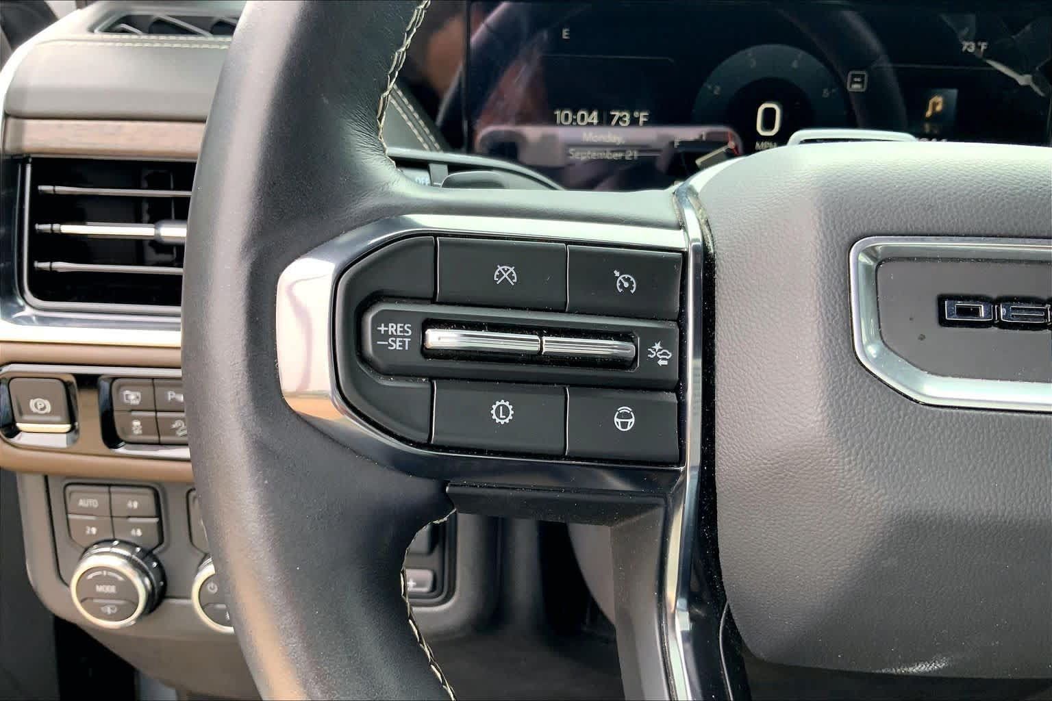 Used 2025 GMC Yukon Denali Ultimate AWD/4WD image 23