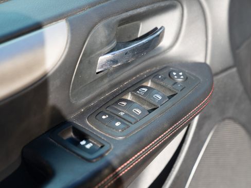 Used 2012 Dodge Grand Caravan R/T w/ Driver Convenience Group image 19