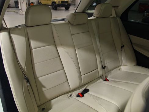 Used 2022 Mercedes-Benz GLE 350 4MATIC image 25