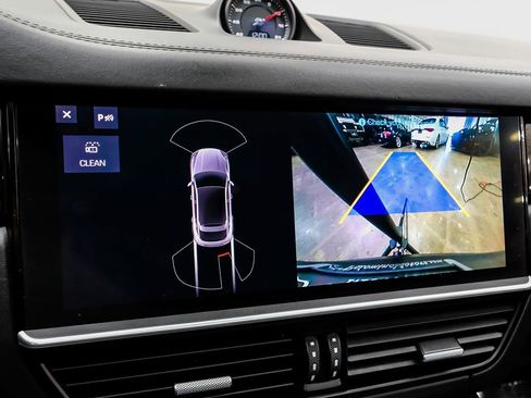 Used 2021 Porsche Cayenne Coupe image 20