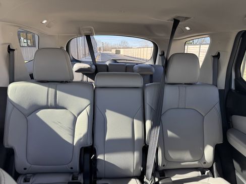 Used 2025 Honda Pilot EX-L image 22