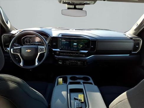 Used 2024 Chevrolet Silverado 1500 LT image 8