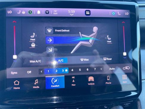 Used 2024 Jeep Grand Cherokee Limited image 22