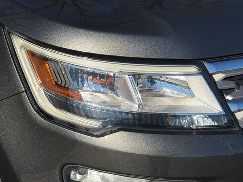Used 2018 Ford Explorer Limited w/ Equipment Group 301A image 8