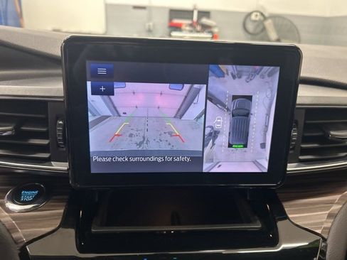 Used 2023 Ford Explorer Limited image 13