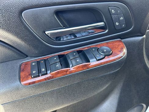 Used 2011 GMC Sierra 3500 SLT w/ SLT Convenience Package image 20